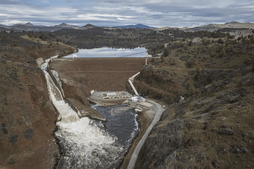 Klamath River dam removal may result in salmon and steelhead trout ...